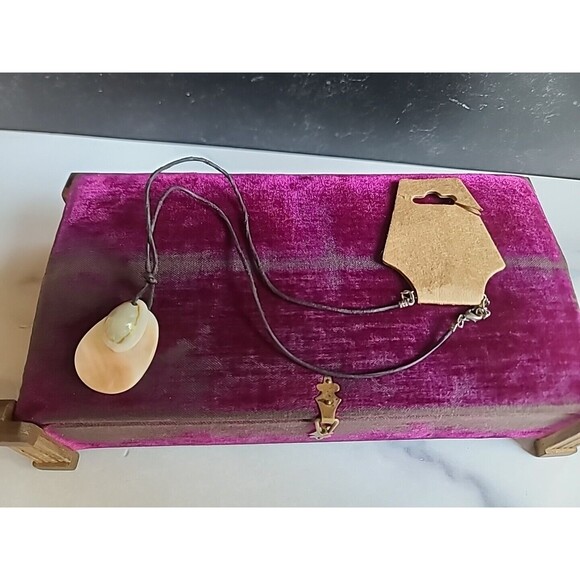 Adjustable Double Shell Pendant Necklace - Picture 4 of 10